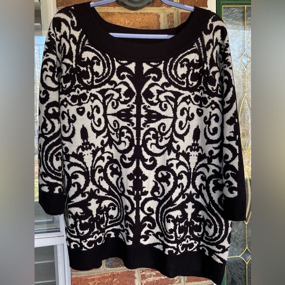 EUC Cato Size 22/24 Sleeves 3/4 Black and White Sweater